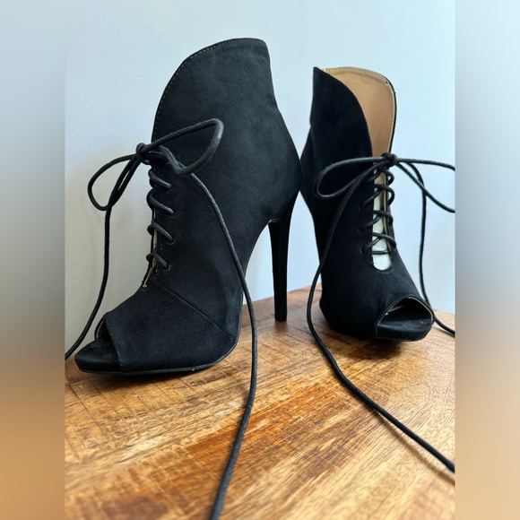 Black Suede Lace-up Heeled Booties. Veryn JustFab. Size 7 - Picture 11 of 14